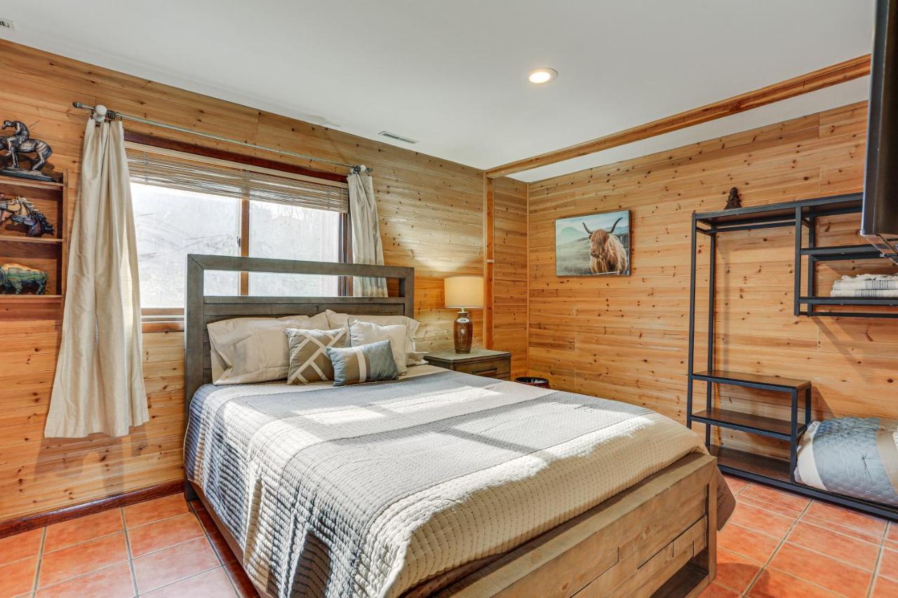 Vernon Township Condo With Balcony Near Ski Lifts! 외부 사진