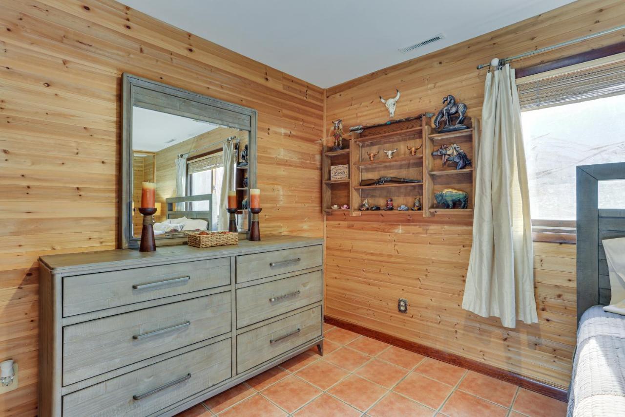 Vernon Township Condo With Balcony Near Ski Lifts! 외부 사진
