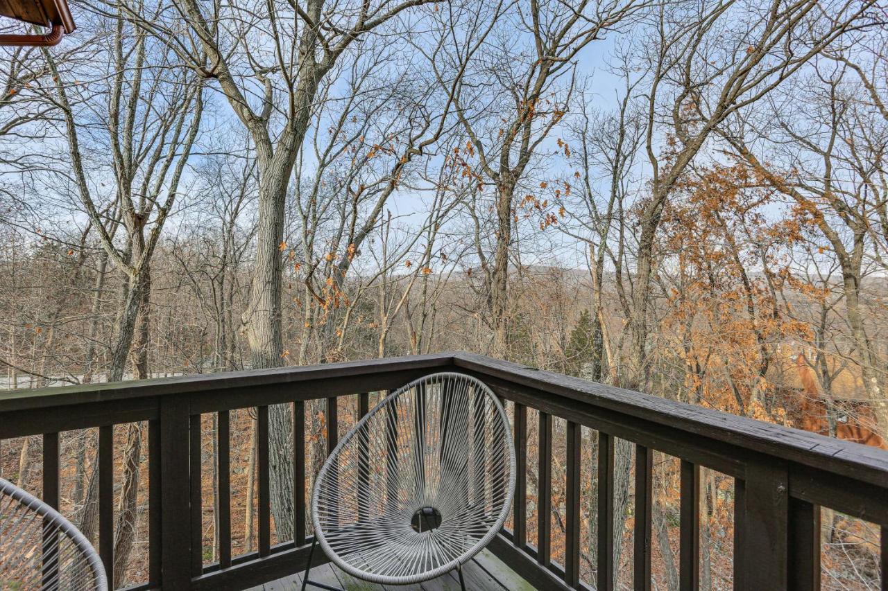 Vernon Township Condo With Balcony Near Ski Lifts! 외부 사진