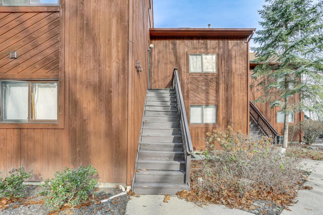 Vernon Township Condo With Balcony Near Ski Lifts! 외부 사진