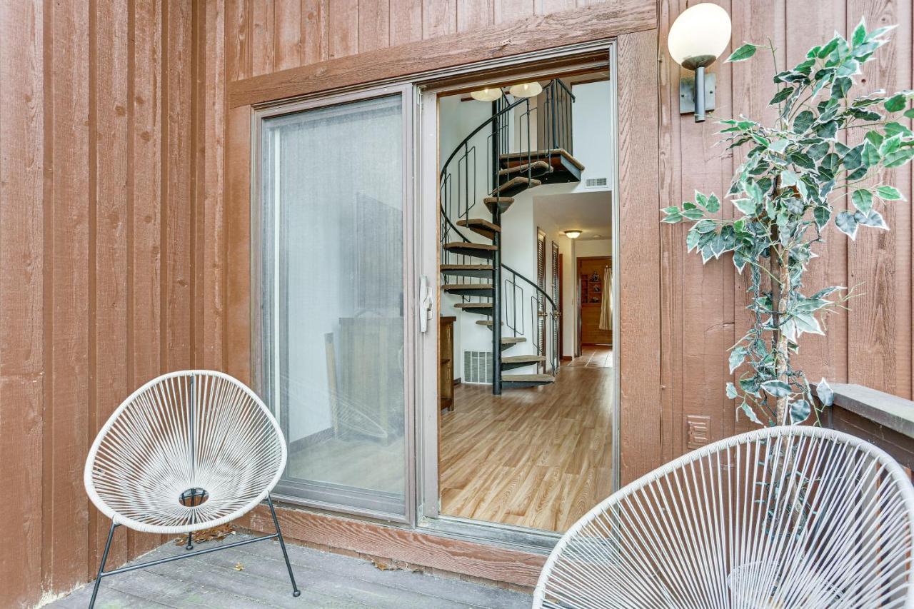 Vernon Township Condo With Balcony Near Ski Lifts! 외부 사진